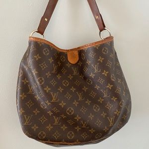Authentic Lois Vuitton delightful monogram bag!!!